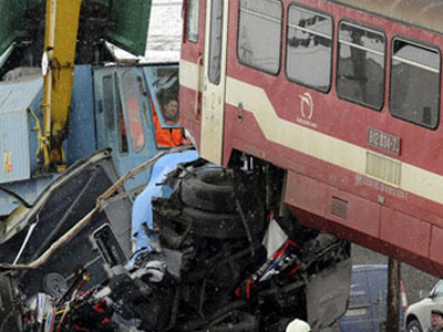 Ουκρανία: Δεκάδες νεκροί από σύγκρουση τρένου με λεωφορείο