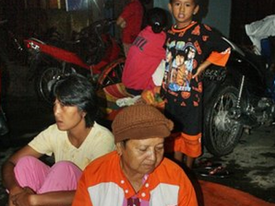 Νεκροί και αγνοούμενοι από τσουνάμι στην Ινδονησία