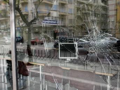 Ληστής με… βαριοπούλα