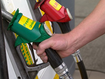 Σαρκοζί: Ανοίξτε τους χώρους αποθήκευσης καυσίμων