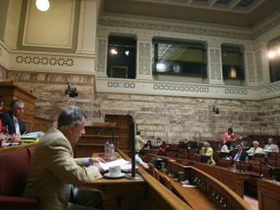 «Βαρέα και ανθυγιεινά» τα πόθεν έσχες των βουλευτών