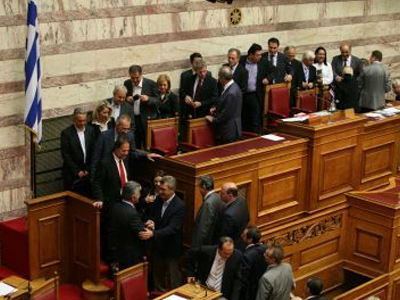 Περισσεύει η υποκρισία στους 300 της Βουλής