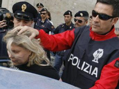 Μαφία με άρωμα γυναίκας στη Νάπολη