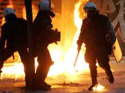 Επίθεση με μολότοφ κατά διμοιρίας των ΜΑΤ