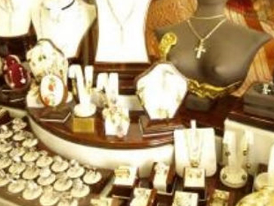 Έριξαν αναισθητικό σπρέι σε ιδιοκτήτη κοσμηματοπωλείου