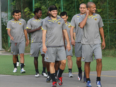 ΑΕΚ: Τραυματίστηκαν Geraldo Alves και Κώστας Μανωλάς