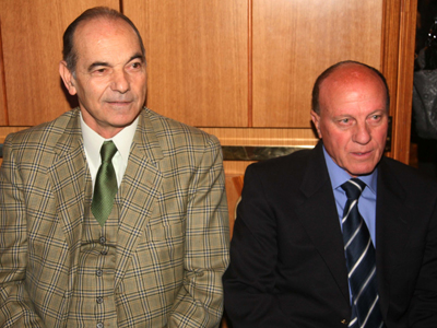 Αντώνης Αντωνιάδης στα… αγγλικά