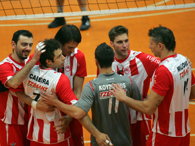 Εύκολα ο Ολυμπιακός, 3-0 τον Φοίνικα Σύρου