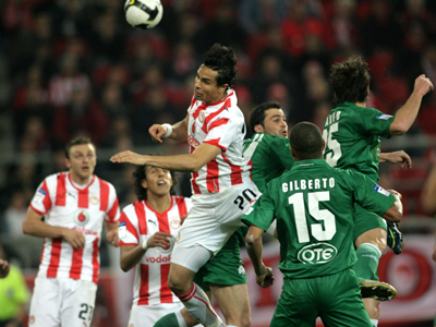 Ολυμπιακός και Παναθηναϊκός με φόντο το… σεντόνι