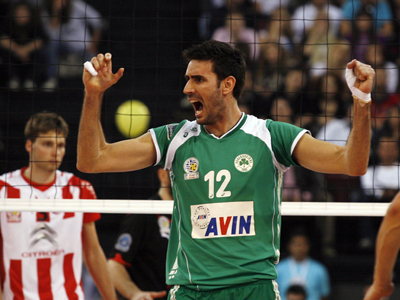 Φεύγει και ο Σμαραγδής