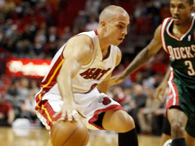 Δεν παίρνει μόνο…