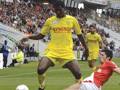 Καβάλα: Συμβόλαιο σε Douglao