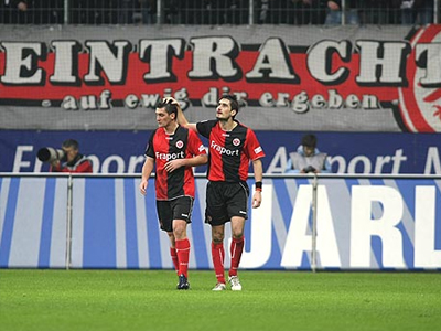 «Τρίποντο» η Άιντραχτ, 2-1 τη Μπόχουμ