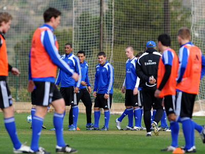 Να παραμείνουν στο… ρετιρέ Αμβούργο και Λεβερκούζεν