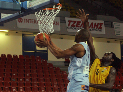 Πέρασε από το Ελληνικό ο Κολοσσός, 64-59 την ΑΕΚ