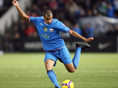 Έφυγε από την Μπουνιοντκόρ ο Ριβάλντο