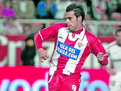 Σκόραρε ο Νεγρέδο, 1-0 την Αλμερία η Σεβίλλη