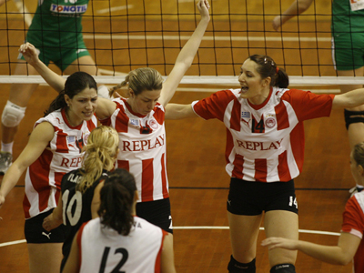 Στα… κόκκινα το ντέρμπι του βόλεϊ γυναικών