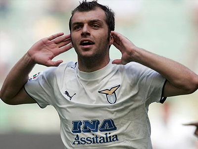 Τσεκάρει επιθετικούς η Λίβερπουλ