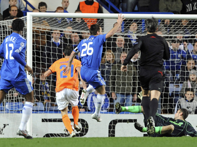 Όρθιος στο Λονδίνο ο ΑΠΟΕΛ, 2-2 με την Τσέλσι