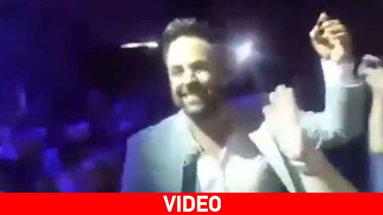 Γιώργος Γιαννιάς: Έκανε πρόταση γάμου στην αγαπημένη του από τη σκηνή