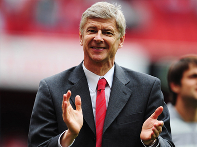 Συνεχίζει με Βενγκέρ