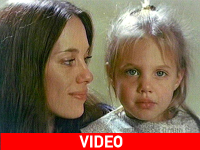 Angelina Jolie: «Θα μας λείψεις μαμά»! Angelina Jolie: «Θα μας λείψεις μαμά»!