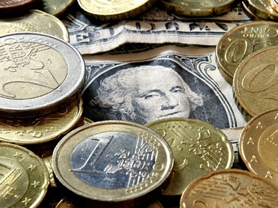 Μικρή άνοδο σημειώνει το ευρώ