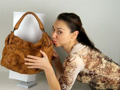 «Μεταχειρισμένη» πολυτέλεια επιλέγουν οι Ελληνίδες στην κρίση