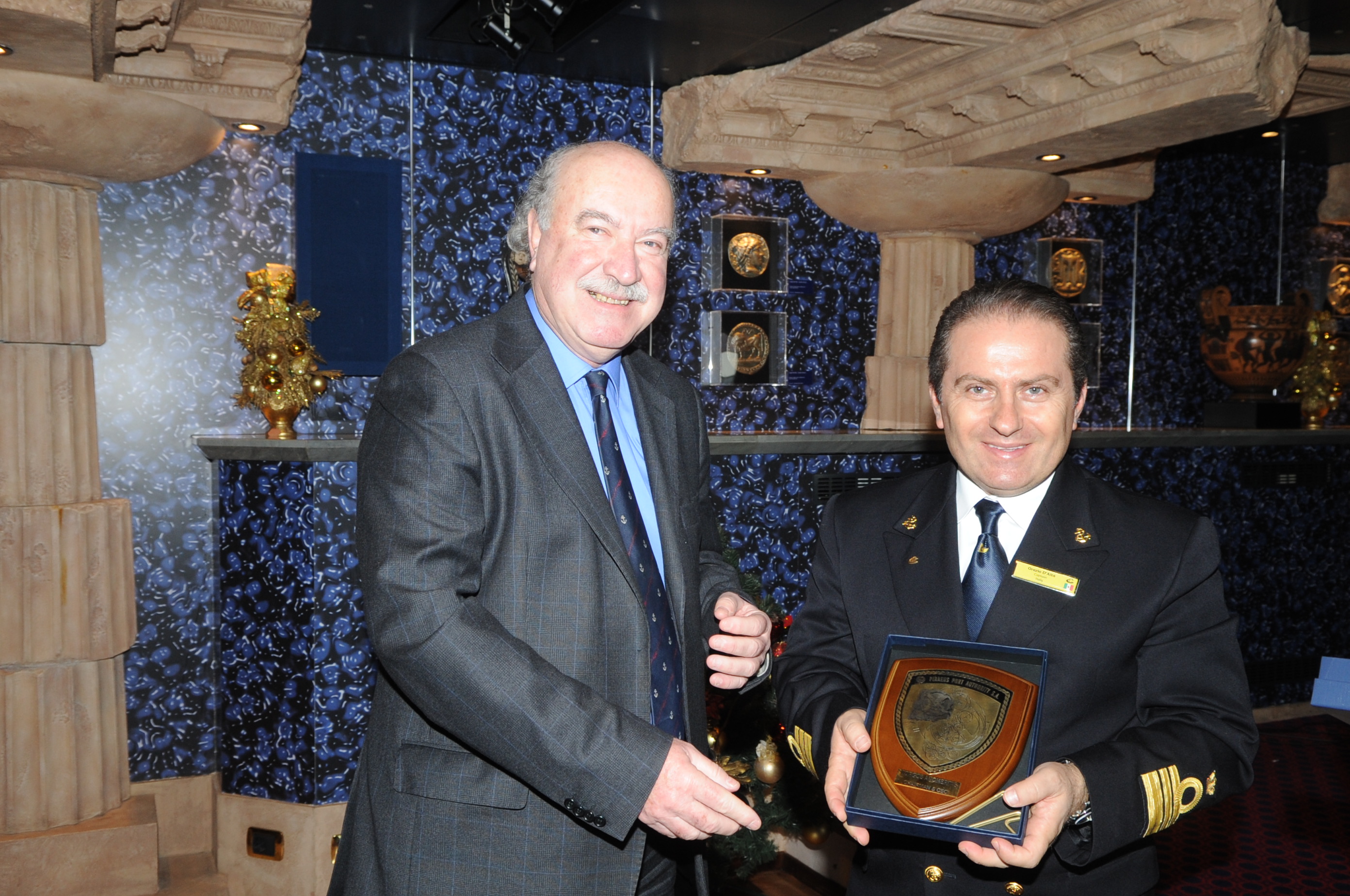 Υποδοχή στο πρώτο κρουαζιερόπλοιο