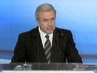 Γαλλικό παράσημο στον Δ. Αβραμόπουλο