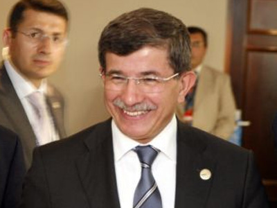 Α. Νταβούτογλου υπέρ του σχεδίου Ανάν