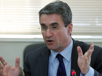 Κίνδυνος για τα επιδόματα ανεργίας