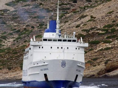 Βλάβη σε πλοίο για την Κύθνο