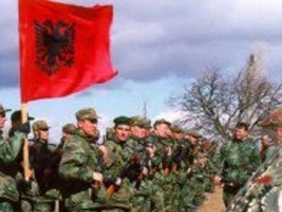 Ένοπλοι παραστρατιωτικοί συνεδριάζουν στην Χειμμάρα