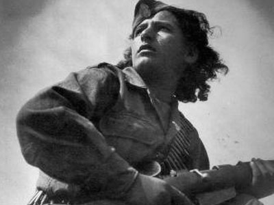 Στ’ άρματα, στ’ άρματα…