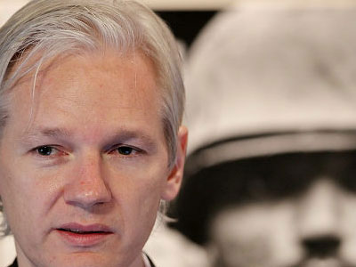 Συμβόλαιο «χρυσάφι» για τον Ασάνζ