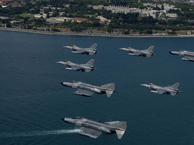 Νέες παραβιάσεις από τουρκικά αεροσκάφη