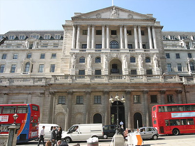 Νέες επισημάνσεις και προτροπές για να «σπάσουν» οι μεγάλες τράπεζες