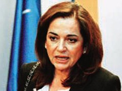 Ντ. Μπακογιάννη: Χάνεται χρήμα από την απεργία στο λιμάνι