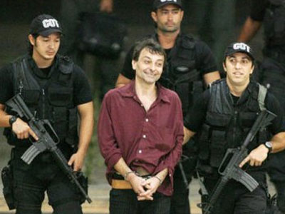 Απειλεί η Ρώμη για τον Μπατίστι