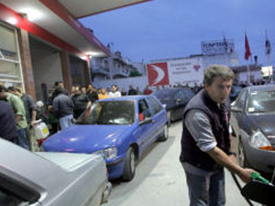 Ουρές για βενζίνη σε Πάτρα-Θεσσαλονίκη