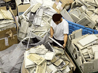 Ανακύκλωση, αλλά….παράνομη κι επικίνδυνη