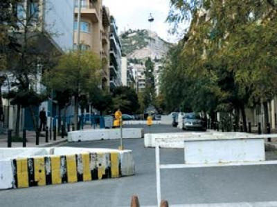 «Να κριθούν παράνομες οι κυκλοφοριακές παρεμβάσεις μπροστά από τη βρετανική Πρεσβεία»