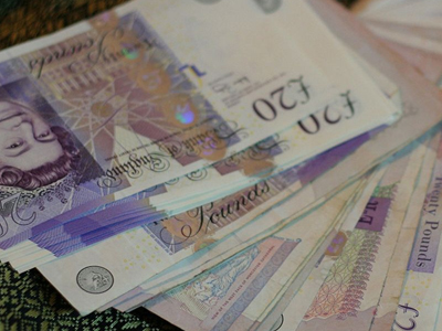 Δεν μετέβαλε τα επιτόκια η Βρετανία