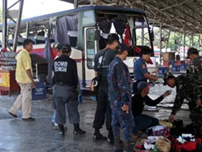 Συλλήψεις για τη βομβιστική επίθεση σε λεωφορείο