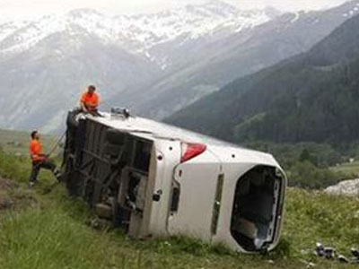 Δυστύχημα με λεωφορείο στην Ελβετία