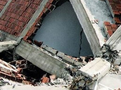 Κρατούμενοι απέδρασαν στη Χιλή μετά το σεισμό