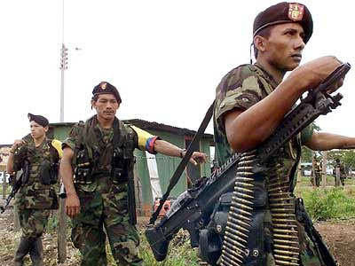 Μάχη με αντάρτες στην Κολομβία