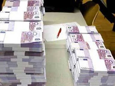 Προεκλογική κόντρα για τον κρατικό δανεισμό